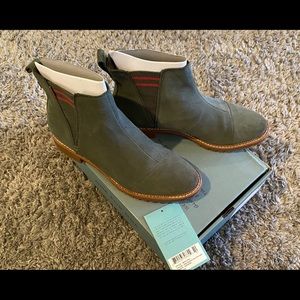 Toms Cleo NWT size 7.5
